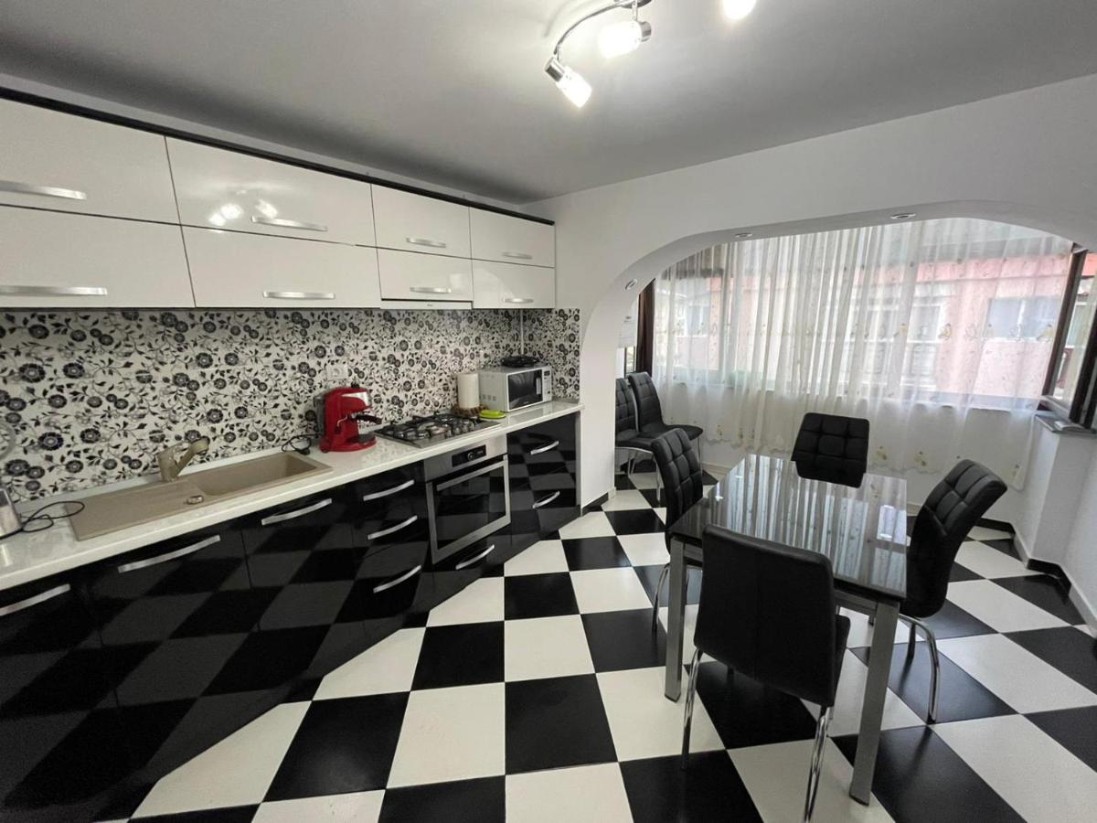 Apartament Luxury Apartment Gura Humorului Exterior photo